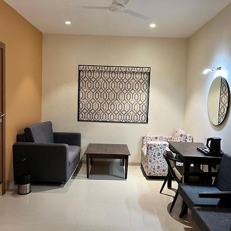 Mundra Hotel Avenue Plaza מראה חיצוני תמונה