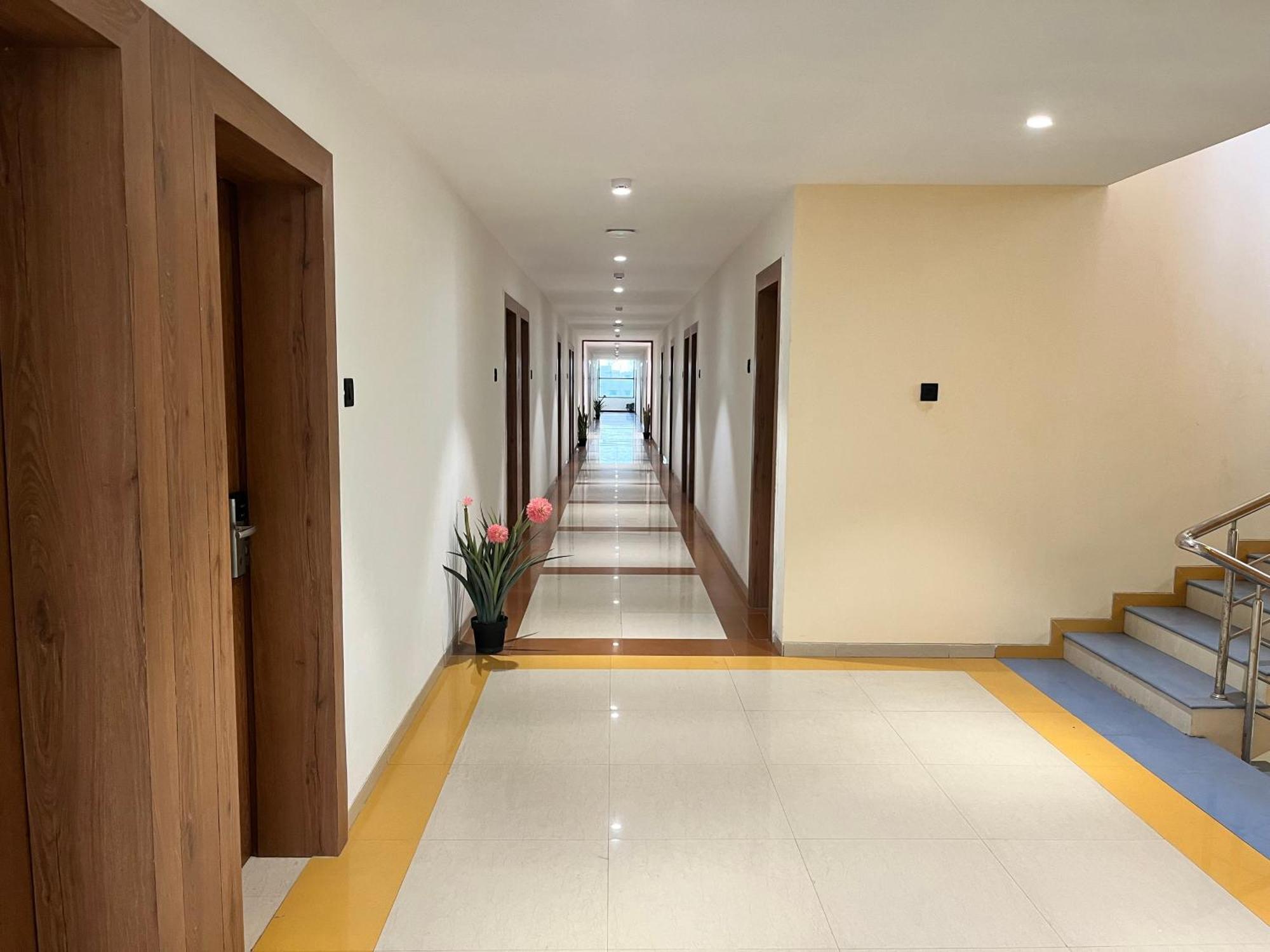 Mundra Hotel Avenue Plaza מראה חיצוני תמונה
