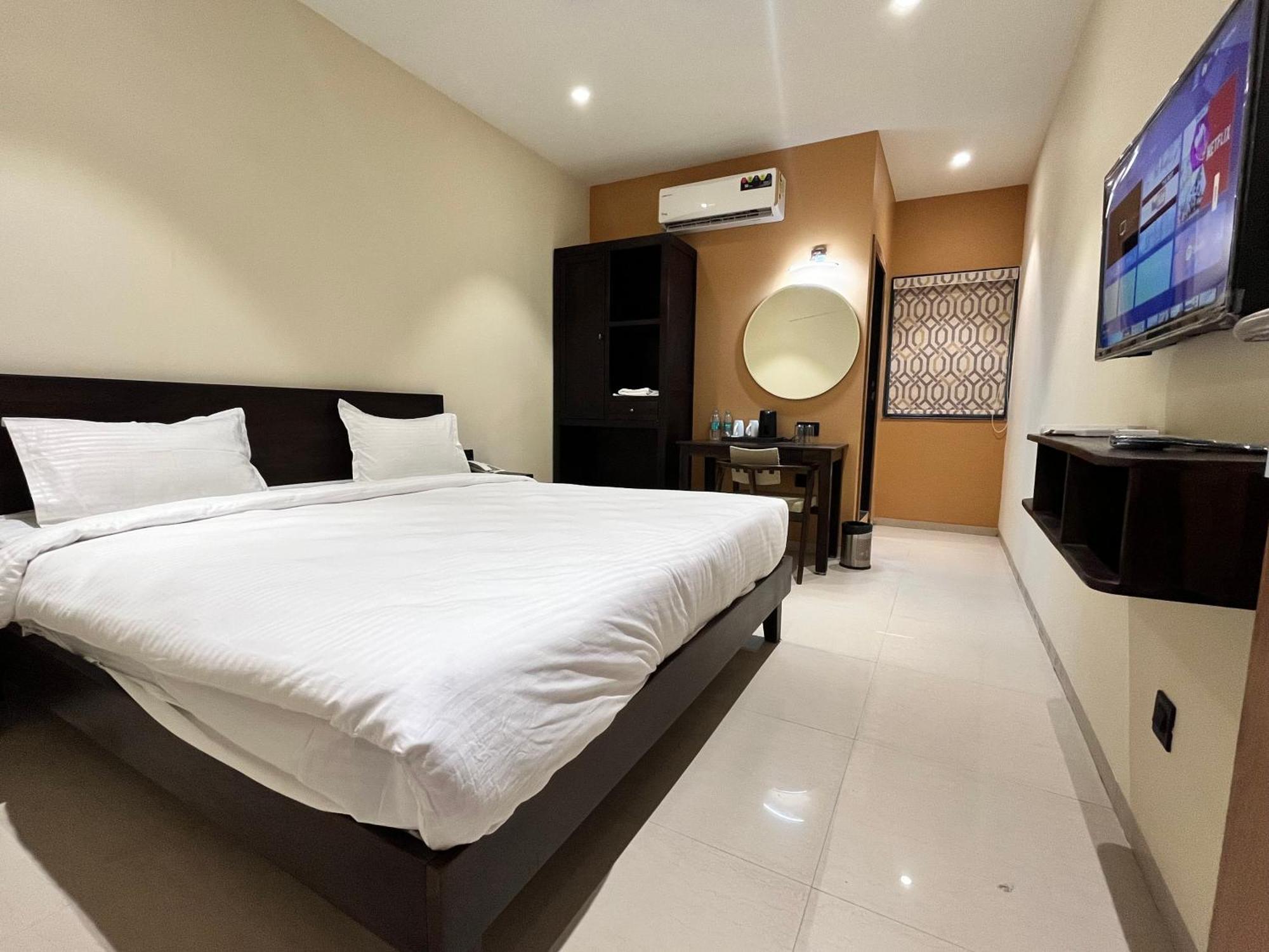 Mundra Hotel Avenue Plaza מראה חיצוני תמונה